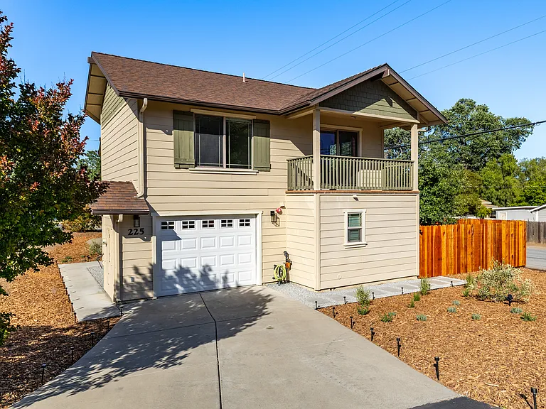 Fully landscaped exterior