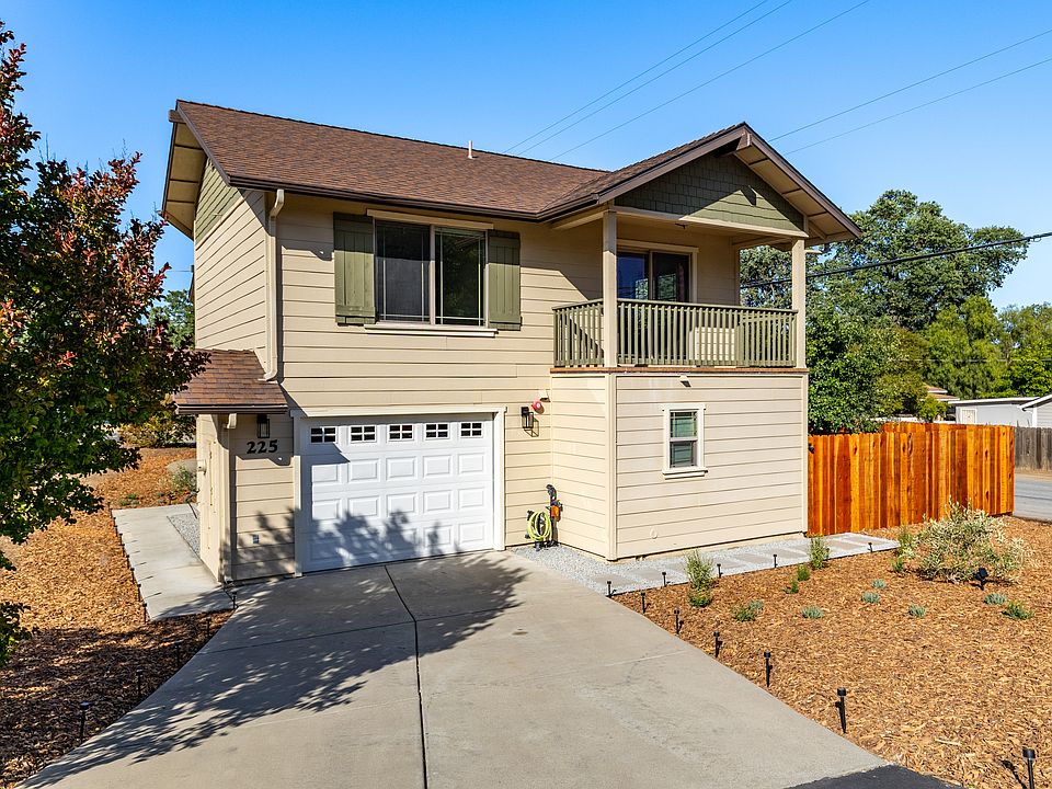 Fully landscaped exterior