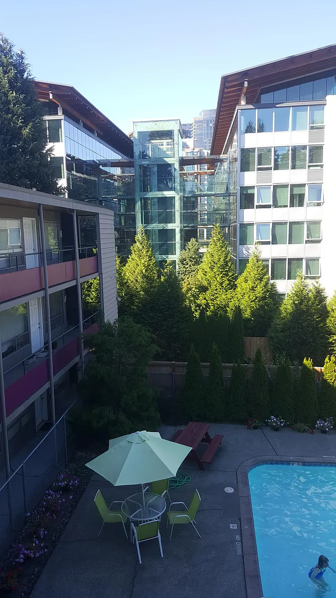 Building Photo - 126 107th Ave SE #18