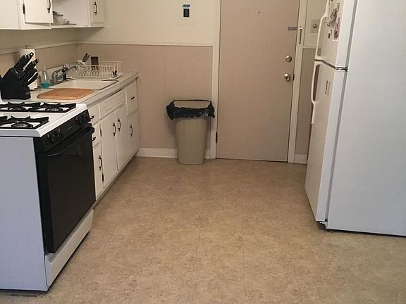 2nd image of 132 Park Ave