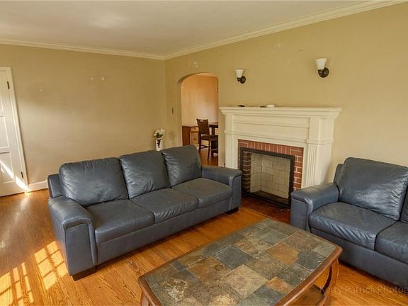 4th image of 2845 Mitchell Ave