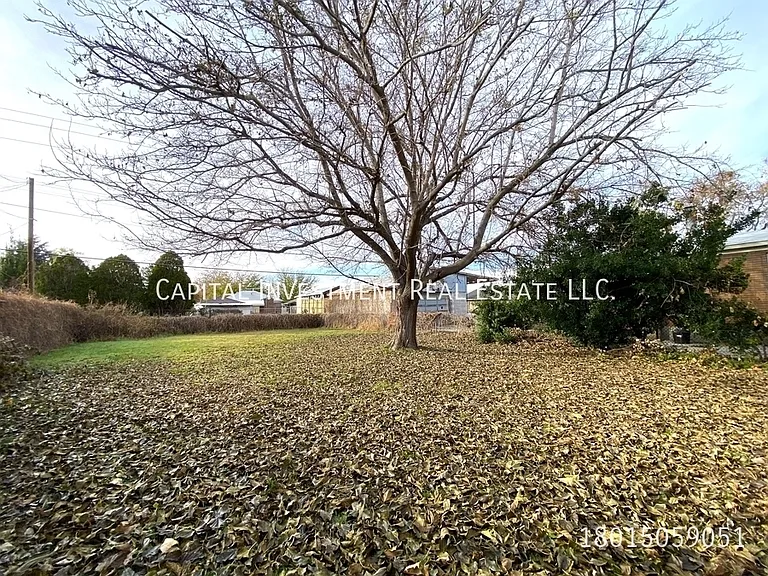 421 N Oakley St #B — Photo 8