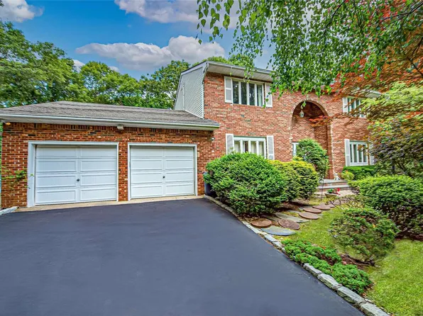 3 Dora Court, Commack, NY 11725