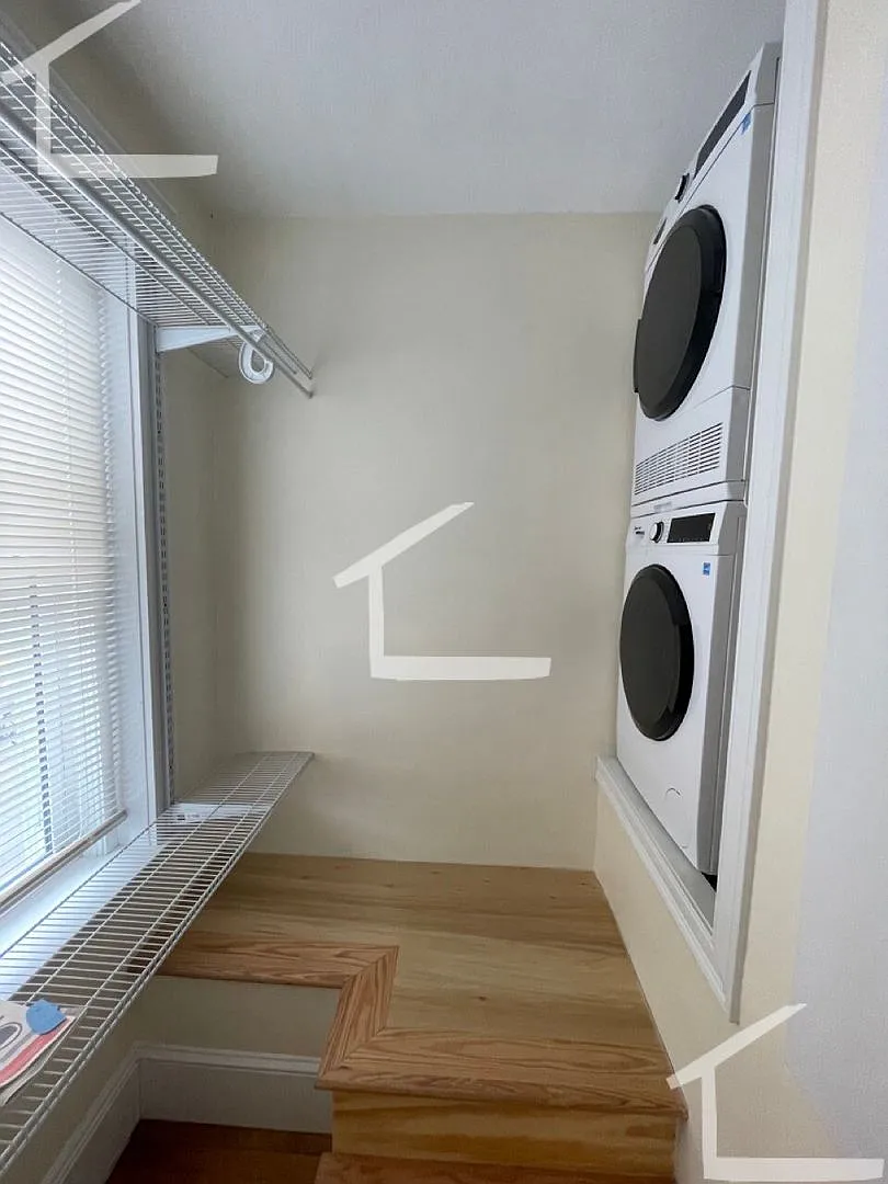 No Brokers Fee, Coolidge Corner Area of Brookline. Recently Renovated Unit. Central heat/AC, In-U... — Photo 3