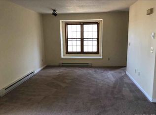 25 Deerwood Ln UNIT 11, Waterbury, CT 06704