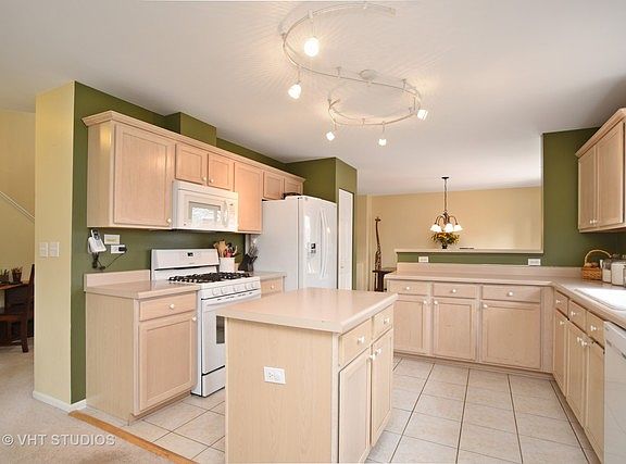 5th image of 1495 Woodbury Cir
