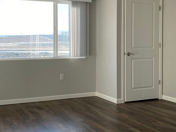 4th image of 561 Elk St S #11154880