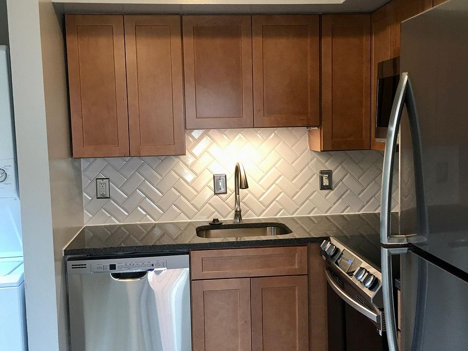 2nd image of 1203 N Pitt St APT 1A