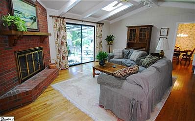 3rd image of 221 Providence Sq
