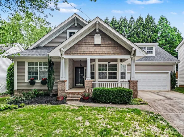6228 Colonial Garden Dr, Huntersville, NC 28078