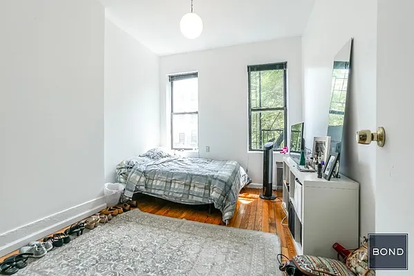 Rented by Bond New York | media 3