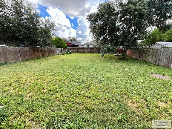4th image of 2806 Mangrove Palm Dr
