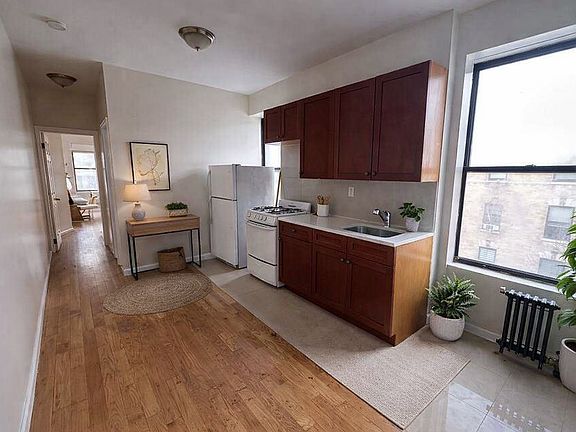 4th image of 196 W 108th St APT 5N