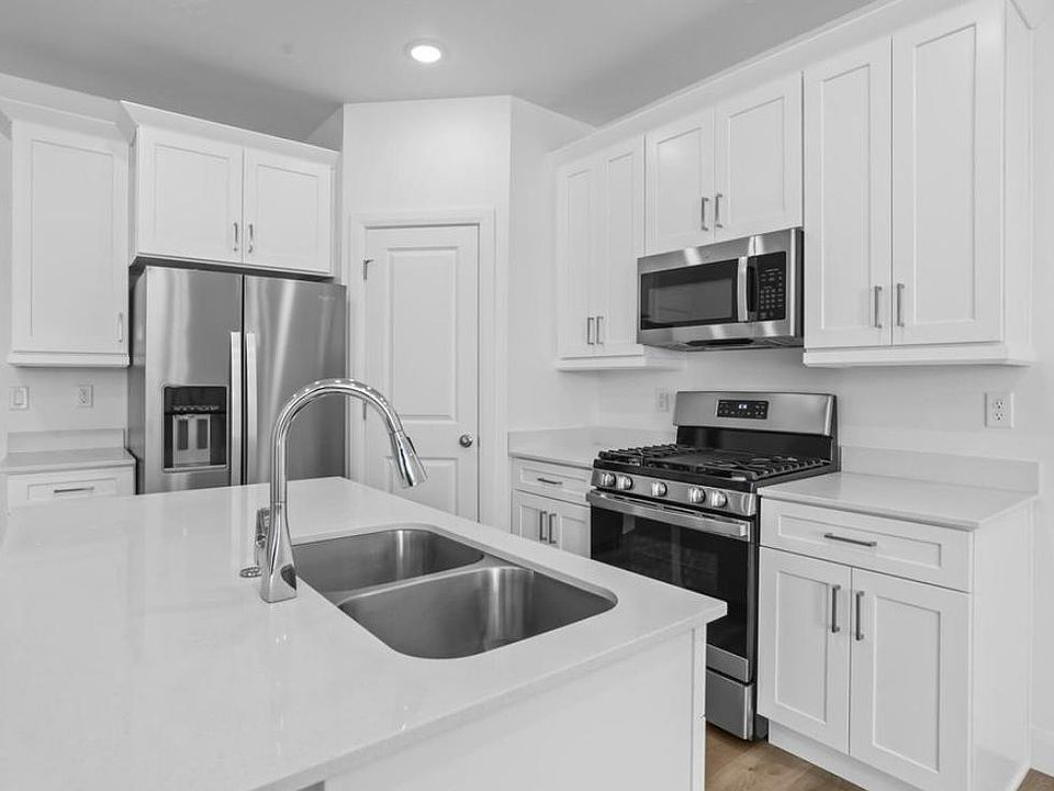 1st image of 6029 S Carnelian Pkwy