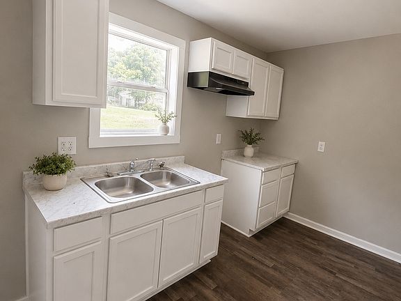 3rd image of 103 Fagan Cir