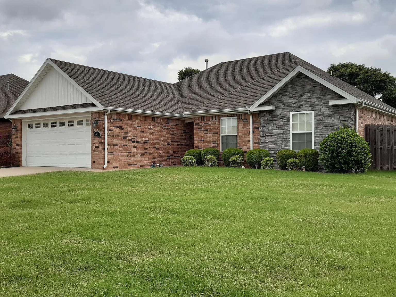 3 bed, 1590 sqft, $1,750 — Photo 2