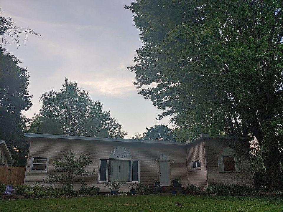 1st image of 1333 Laughlin Dr NW