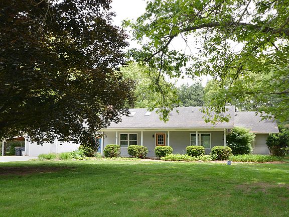 3rd image of 48463 Orchard Dr