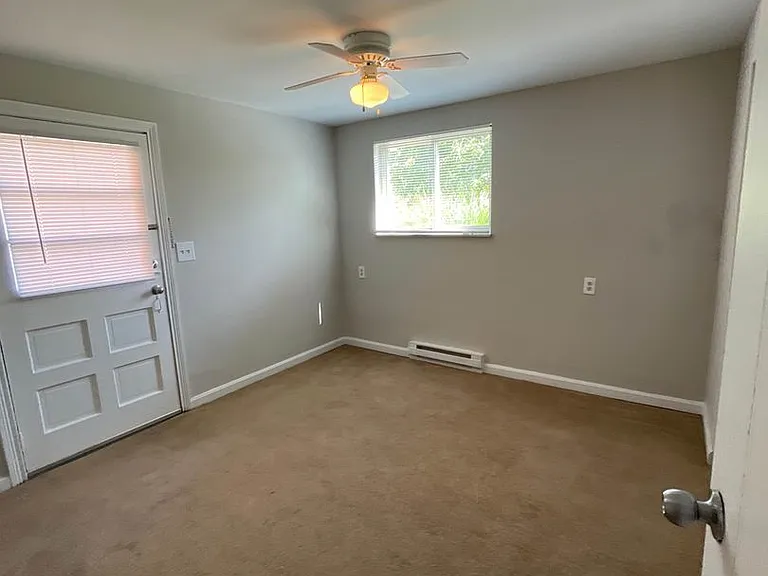 566 Lowell Ave — Photo 25