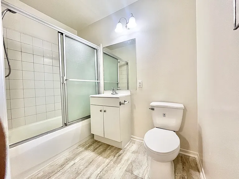 982 S New Hampshire Ave #201 — Photo 5