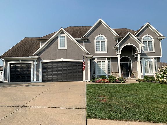 5th image of 724 Winterstar Dr