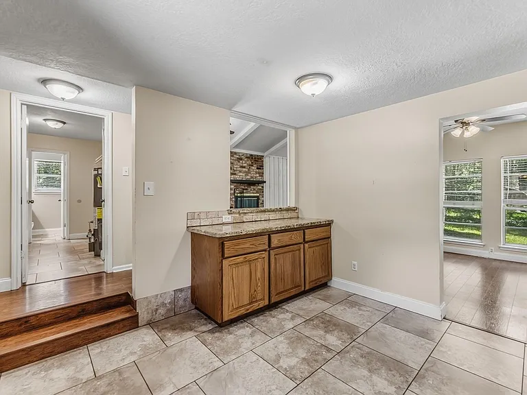401 Woodmont Dr — Photo 13