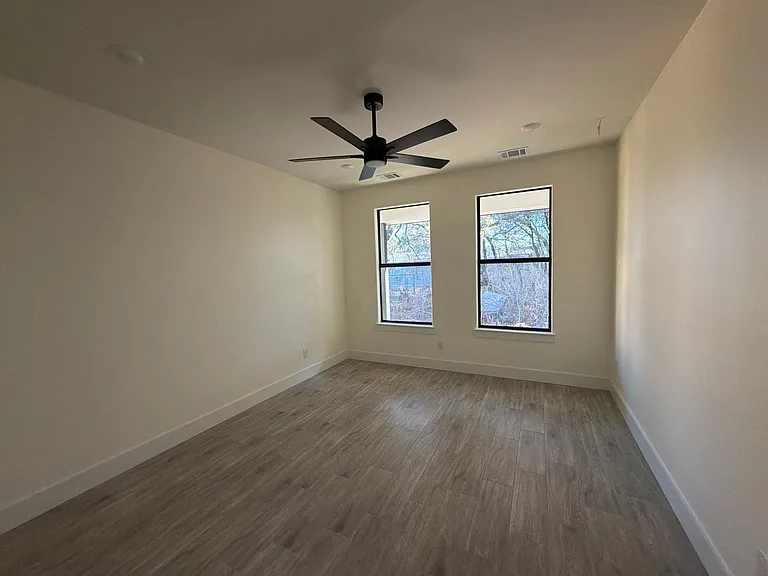 5707 Barkridge Dr — Photo 11