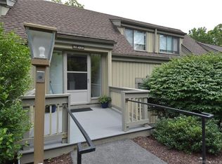 103 Heritage Vlg #C, Southbury, CT 06488