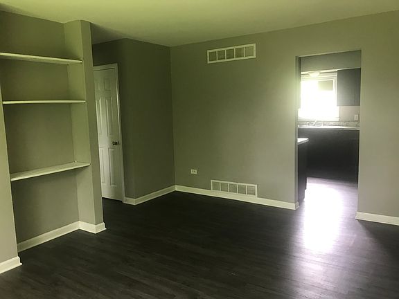 3rd image of 2207 Carmel Blvd