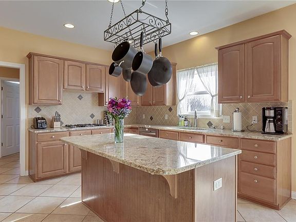 5th image of 10087 Wildwood Dr