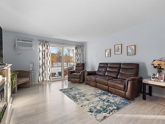 3rd image of 5723 129th St APT 2E