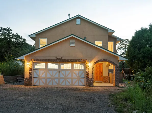 4 Sky Limit Rd, Tijeras, NM 87059