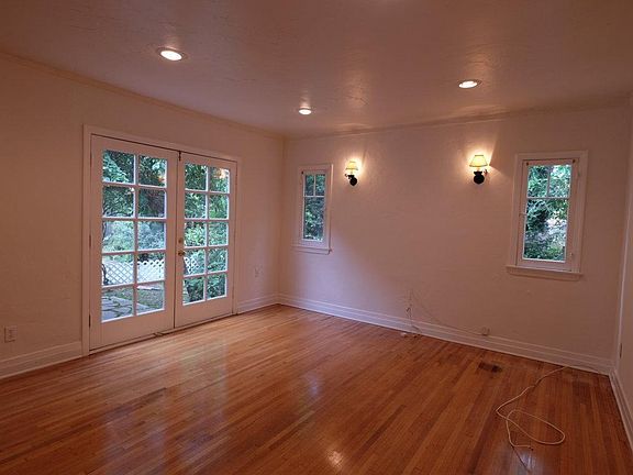 2nd image of 14005 Chandler Blvd