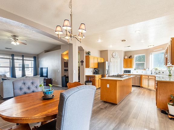 4th image of 4 Dove Ct
