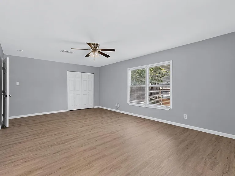 2307 Galway St — Photo 20