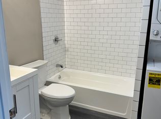 125 W 27th St #A, Bayonne, NJ 07002