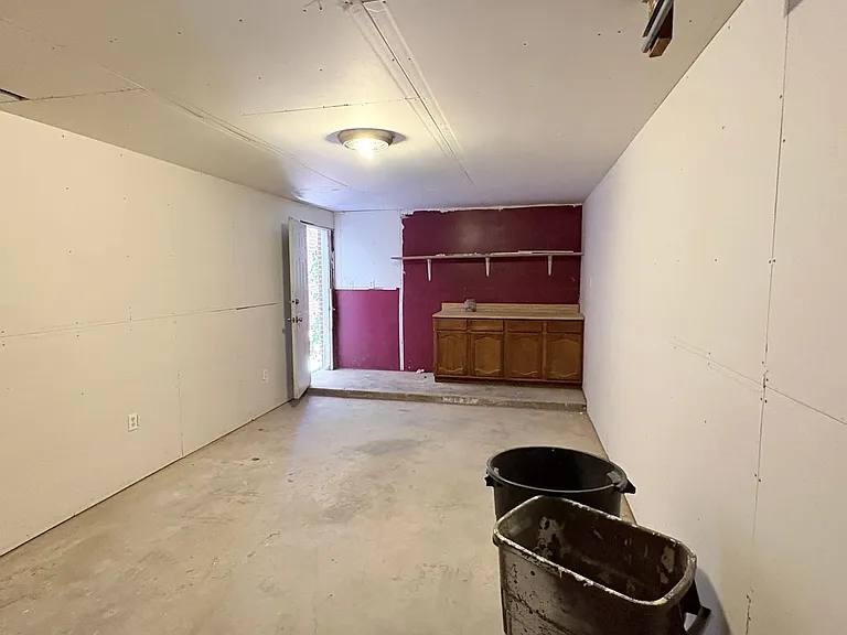 305 Swinging Spear Rd — Photo 14