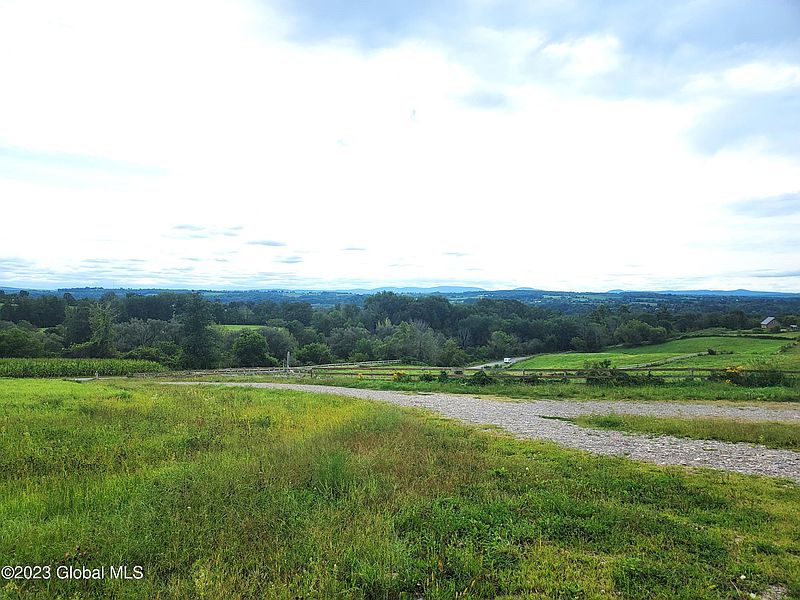 3rd image of 193 Hickory Hill Road
