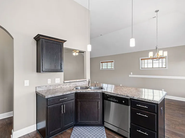 515 Sourwood Dr — Photo 12
