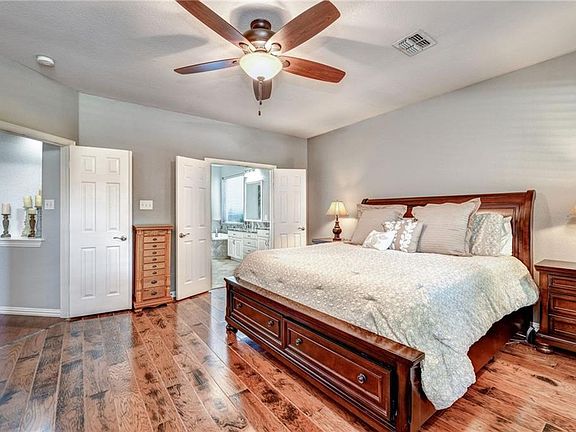 3rd image of 2800 Pond Wood Dr