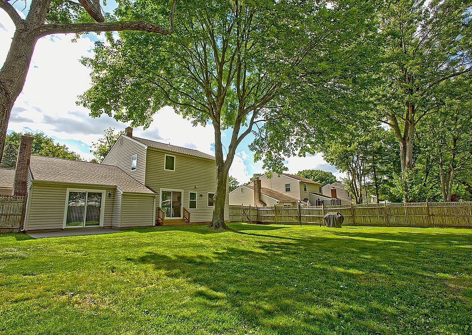 2nd image of 9 Strathmore Dr