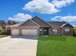 437 Carr Creek Dr, Columbia, IL 62236