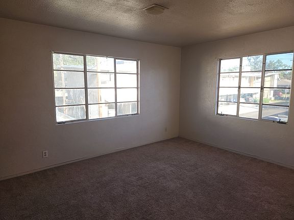 4th image of 1527 N Van Ness Ave #9