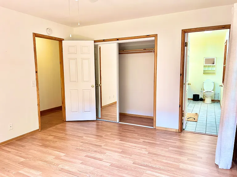 14700 Voltaire Dr — Photo 24