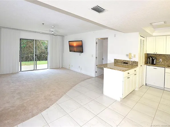 950 S Kanner Hwy APT E9, Stuart, FL 34994