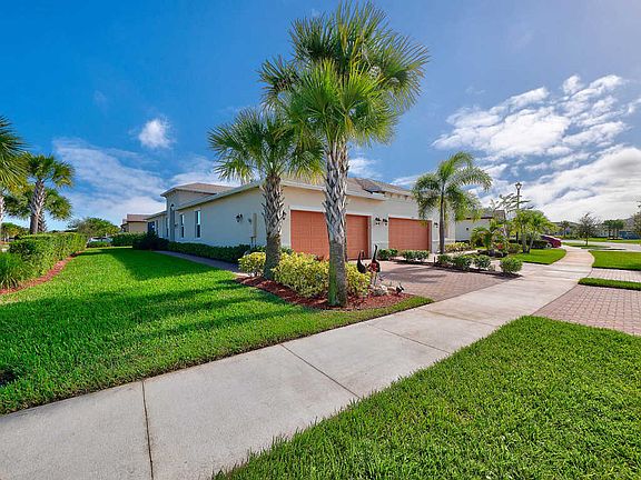 3rd image of 11141 SW Winding Lakes Cir