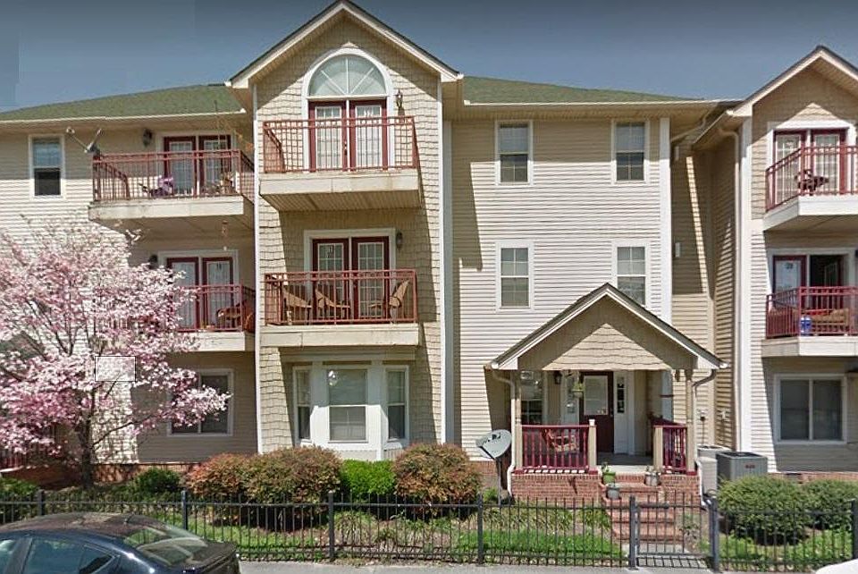 1st image of 1638 Queen Anne Way #1638