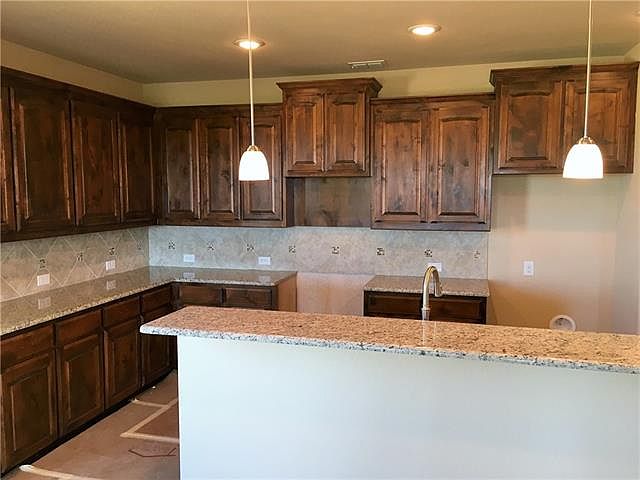 2nd image of 1028 Doe Meadow Dr