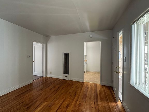 3rd image of 1805-1811-1813 Northglen St #1805-07