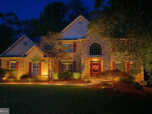 612 Black Powder Dr, Lewisberry, PA 17339